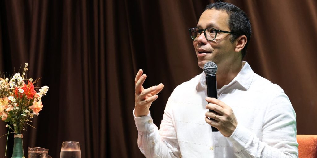 Itamar Vieira Junior encerra trilogia com Coração sem Medo e aborda desaparecimentos na periferia