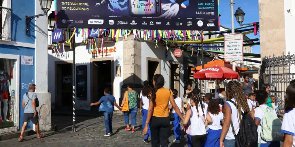 Flipelô celebra 10 anos no Pelourinho com programação gratuita e homenagem a Myriam Fraga