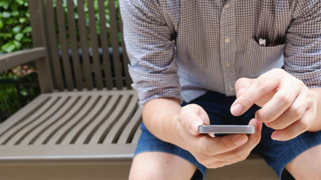 Family group chat posts give scammers details for grandparent scams