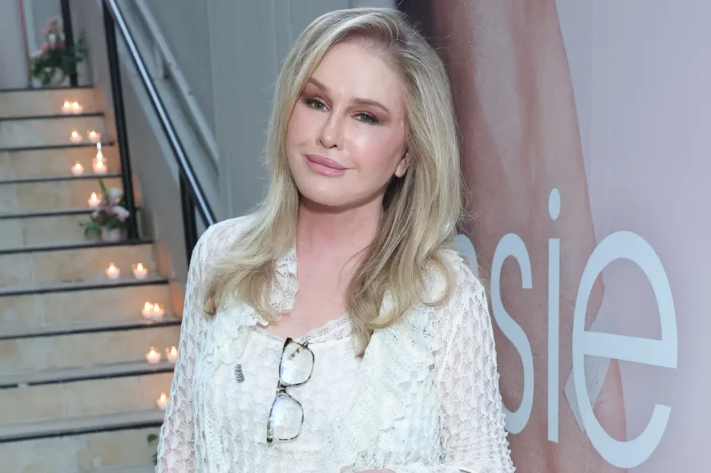Hidratante queridinho de Kathy Hilton aparece com desconto de US$ 70 na liquidação da Nordstrom