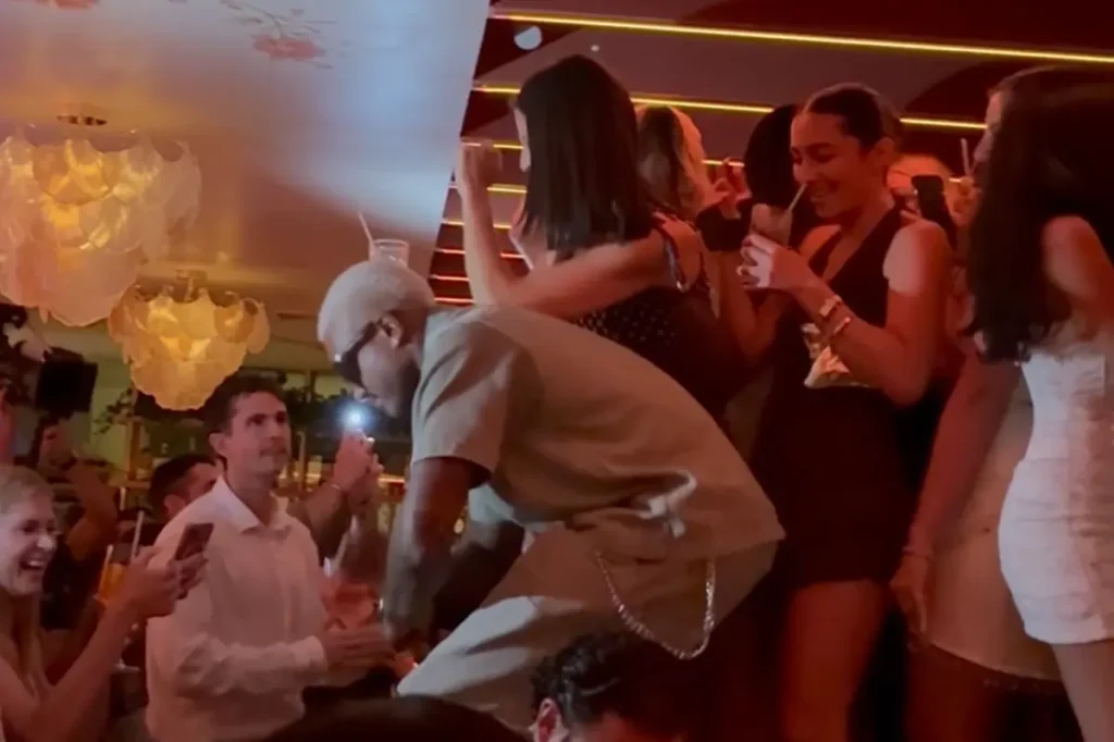 Elenco de Summer House transforma banquete em pista de dança em casa noturna de Southampton e atrai multidão de mulheres