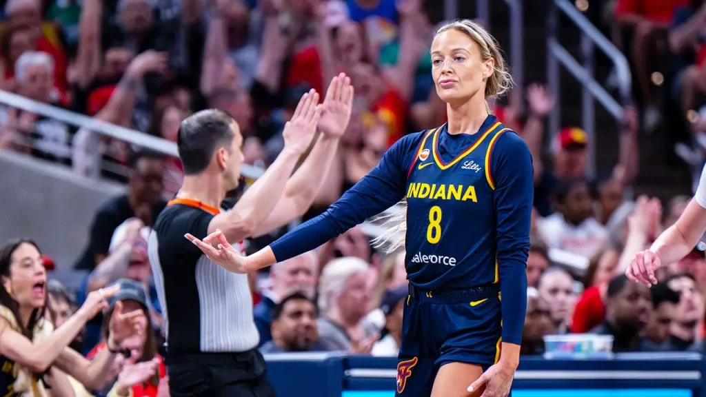 Movimento Salvem os Esportes Femininos leva protesto a Minnesota em apoio a Sophie Cunningham