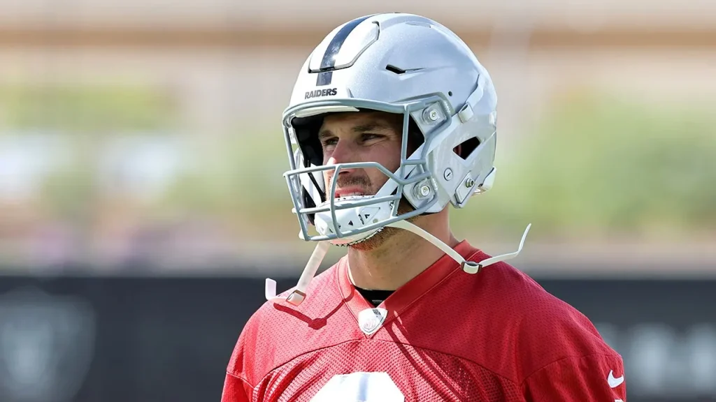 Técnico dos Raiders afirma que elenco atual não tem turds e celebra nova era profissional da franquia