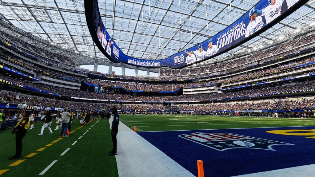Rams montam elenco para dominar a NFL e geram comparação com os Dodgers
