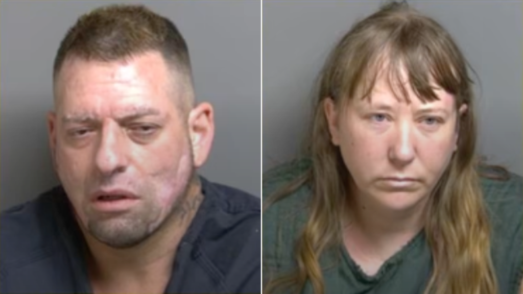 Casal de Detroit é acusado de lançar explosivo com mensagem BYE BYE no quintal de vizinho idoso