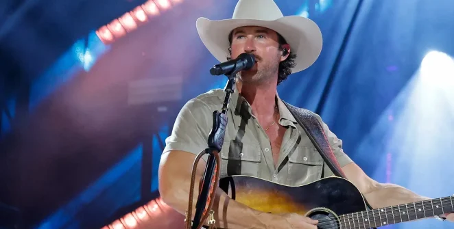 Riley Green drops acoustic TikTok performance of 'Bartender in Destin' and fans can't get enough