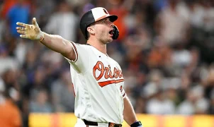 Pete Alonso's go-ahead home run ruled foul even after replay review, and O's fans are livid