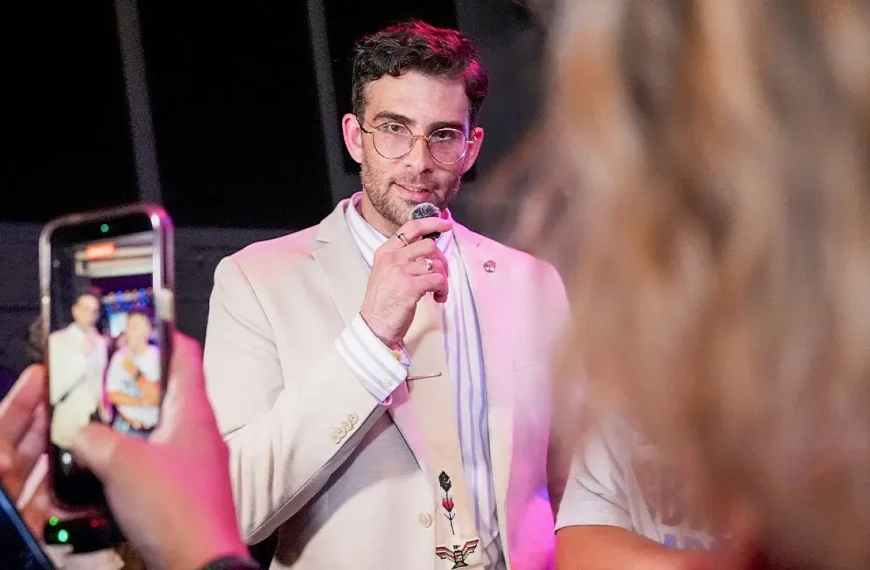 Streamer Hasan Piker gera polêmica ao citar senador de Michigan em fala sobre judeus americanos