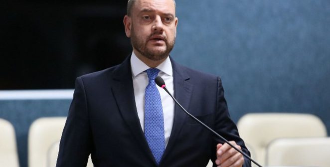 Governo do Rio exonera 6,1 mil comissionados e projeta economia de R$ 221 milhões