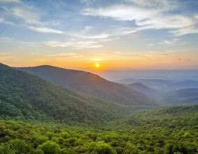 Best hiking trails near Scott Stadium in Charlottesville: a guide for Virginia football fans