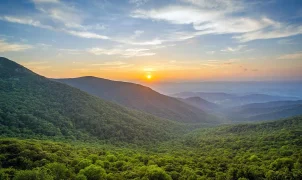Best hiking trails near Scott Stadium in Charlottesville: a guide for Virginia football fans