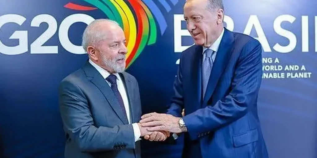 Lula e Erdogan acertam criação de conselho estratégico e ampliação de parceria na indústria de defesa