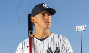 Yankees rookie makes dubious history, becomes first shortstop since 1915 with six-game error streak
