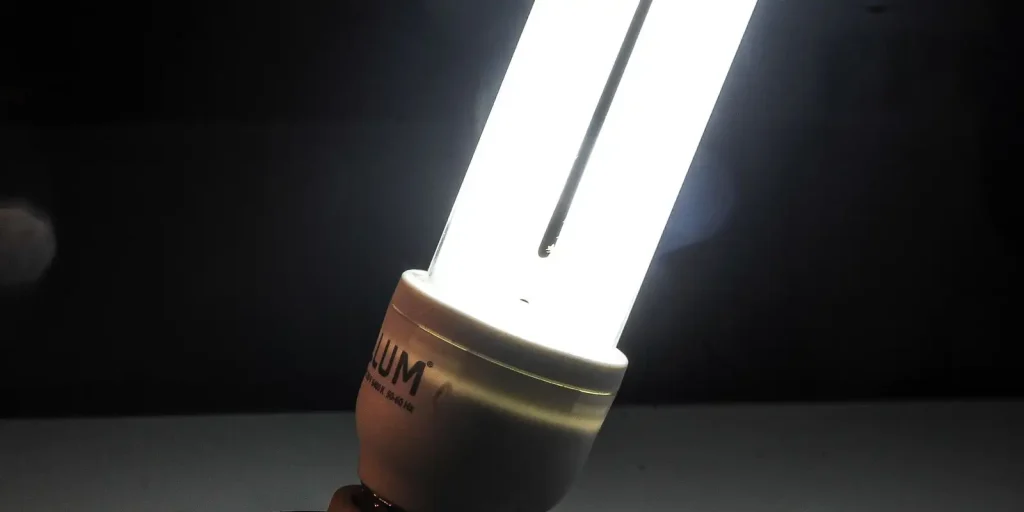 Bandeira amarela segue em setembro e conta de luz mantém taxa extra