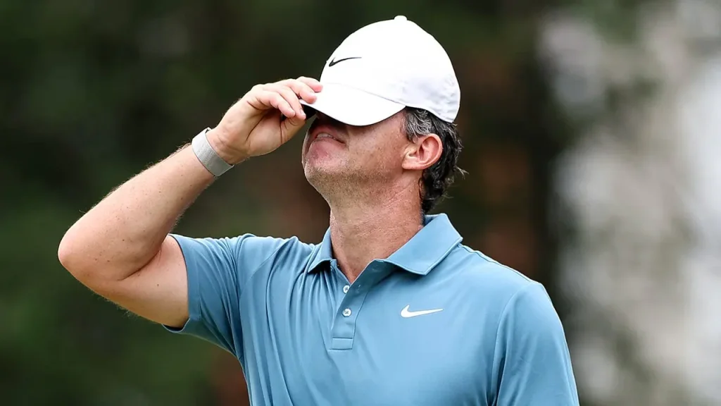 McIlroy repete erro em chute e complica chances no torneio de US$ 10 milhões