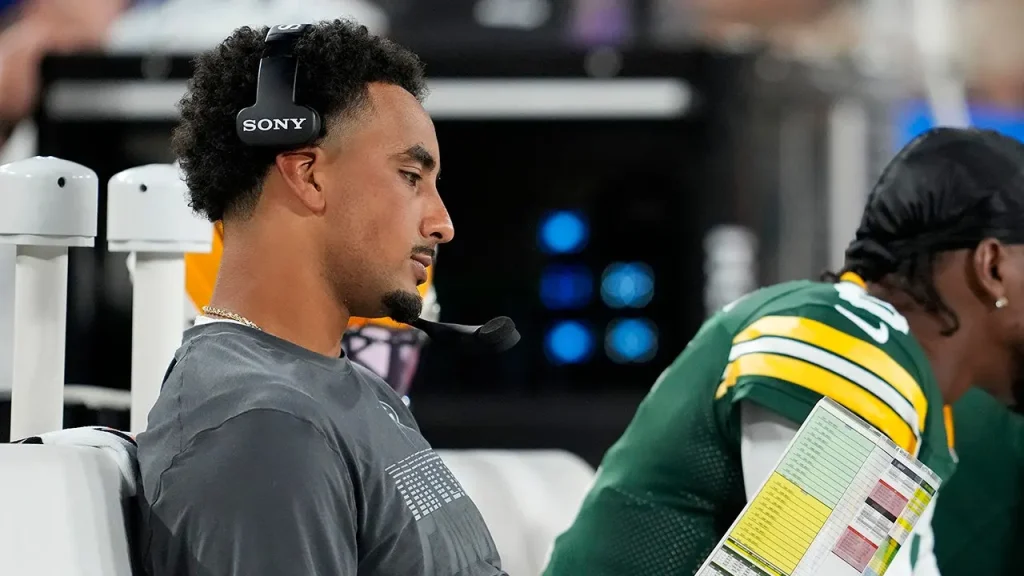 Jordan Love assume playcalling no segundo tempo e comanda virada dos Packers na pré-temporada