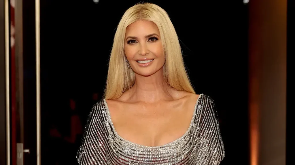 Ivanka Trump encara as ondas em aula de surfe durante férias em Costa Rica