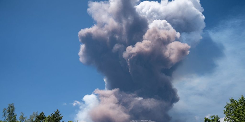 Aeroporto de Catânia segue fechado até sábado por causa das cinzas do Etna