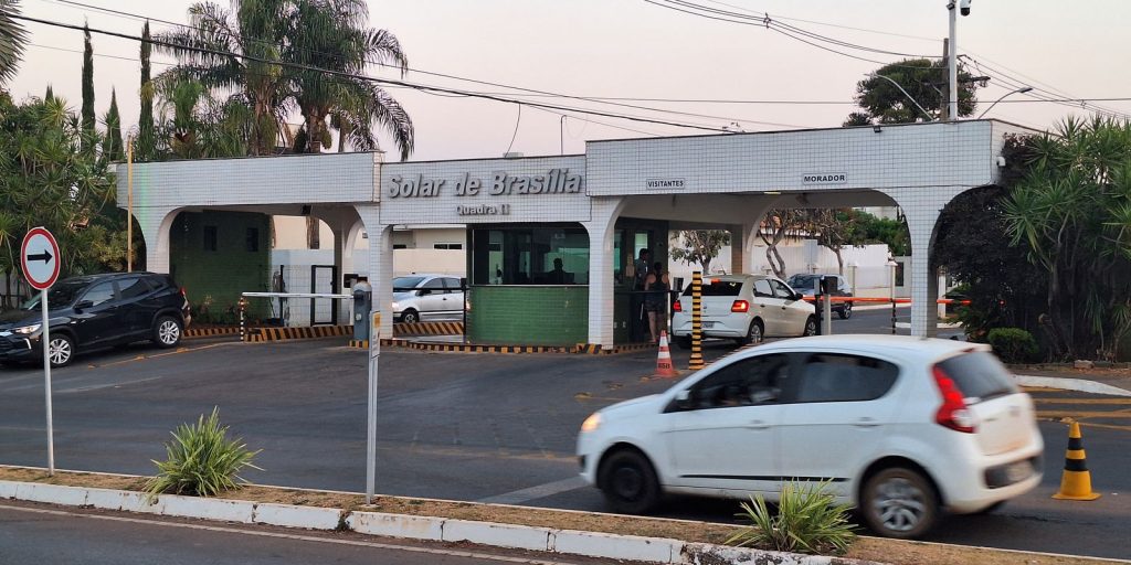 Moraes abre prazo para PGR opinar sobre recurso de Bolsonaro contra restrição a visitas