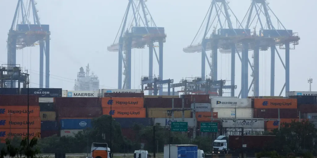Governo regulamenta R$ 13,5 bi em crédito para empresas afetadas por tarifaço e conflitos