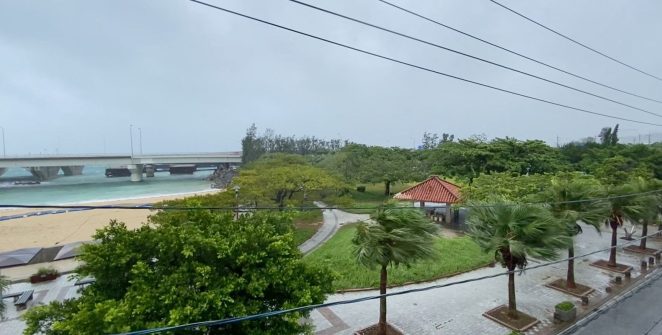 Tufão Dolphin deixa Xangai alagada e provoca cancelamento de quase 950 voos