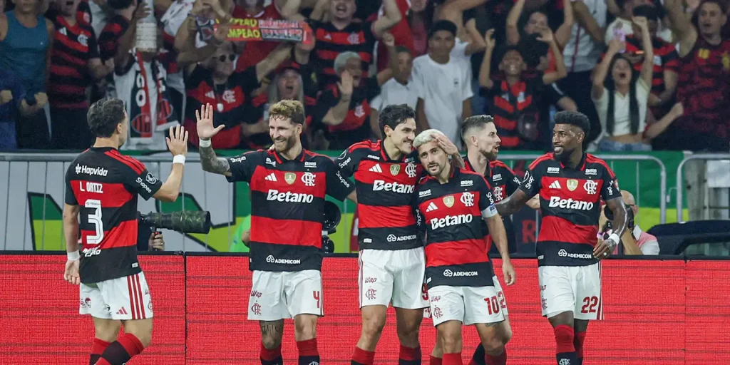 Flamengo vence Cruzeiro no Maracanã e avança às quartas da Libertadores
