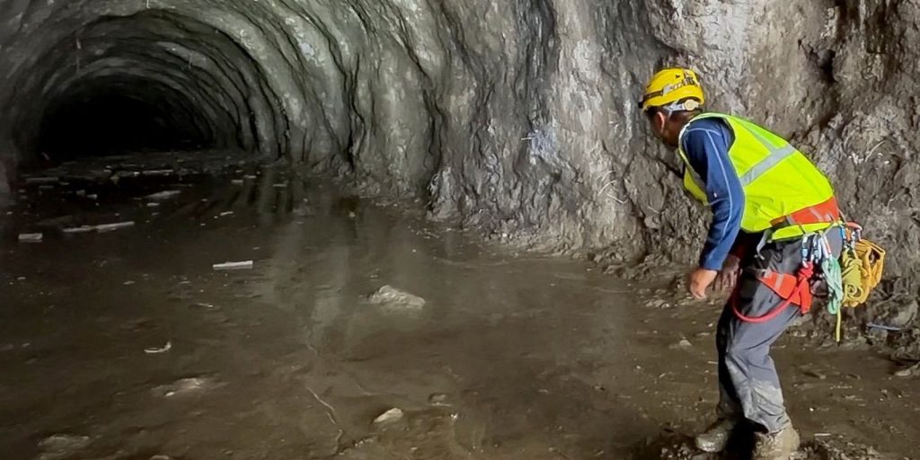 Nepal intensifica buscas por centenas de desaparecidos em túneis de hidrelétricas após enchente