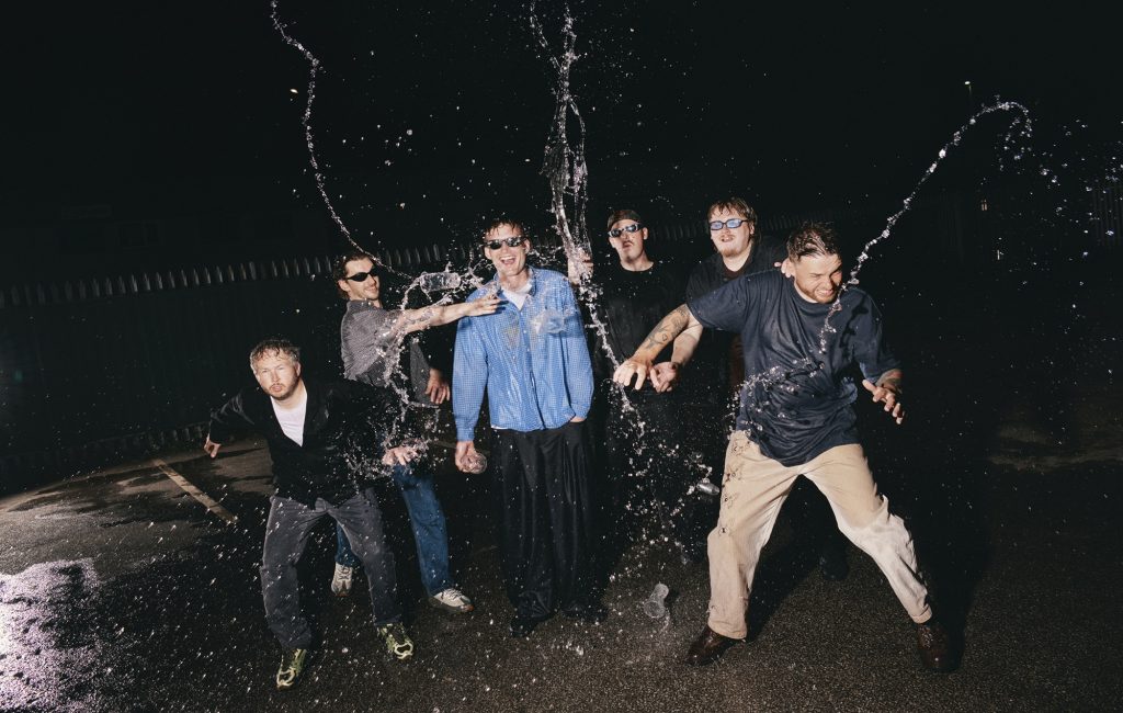 Adult DVD lança novo single Rolling Face e anuncia datas de shows para o álbum de estreia