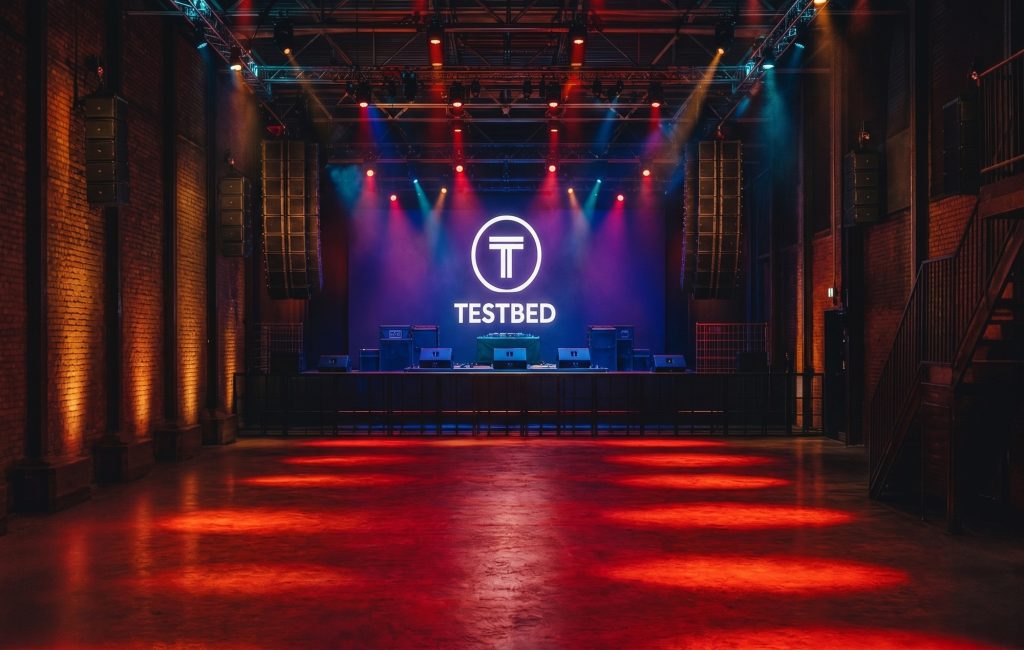 TESTBED, casa de shows de Leeds, reabre após reforma que dobra área e amplia capacidade para 2.500 pessoas