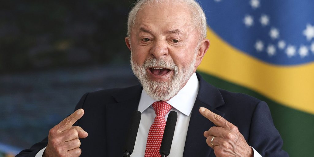 Lula chama de irresponsável e impensada revogação de visto da embaixadora brasileira nos EUA