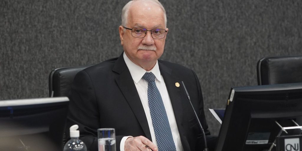 CNJ analisa proposta de Fachin para criar regras de conduta e discutir fim da aposentadoria compulsória de juízes