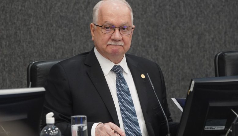 CNJ analisa proposta de Fachin para criar regras de conduta e discutir fim da aposentadoria compulsória de juízes