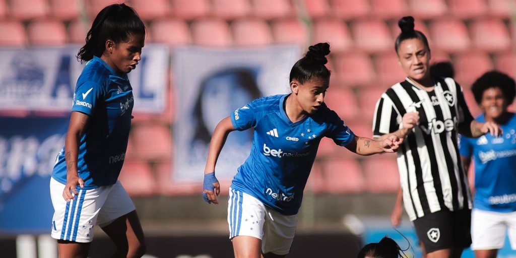 Cruzeiro goleia Botafogo por 4 a 0 e Marília assume liderança da artilharia no Brasileirão Feminino