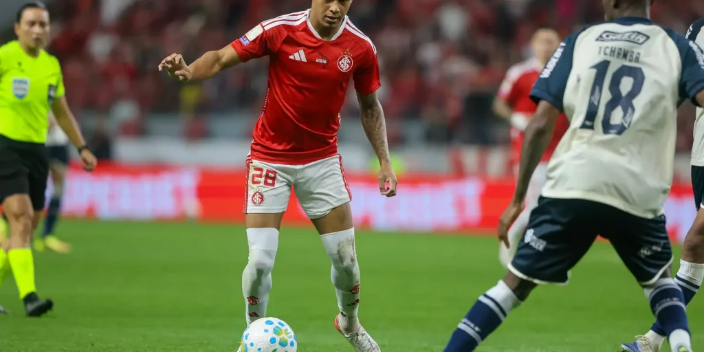 Inter sai do Z-4, mas empate no último lance com o Remo gera vaias no Beira-Rio