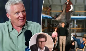 Anthony Michael Hall revela que John Hughes propôs sequência de Clube dos Cinco em última ligação antes de morrer
