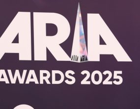 Austrália proíbe músicas geradas por IA nas paradas oficiais
