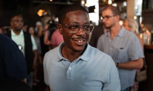 Milwaukee election results delayed 90 minutes over flash drive error