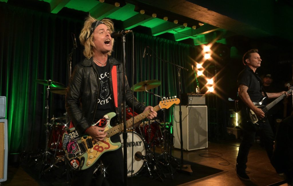 Green Day faz show surpresa em festa pós-estreia de Nimrods em Los Angeles