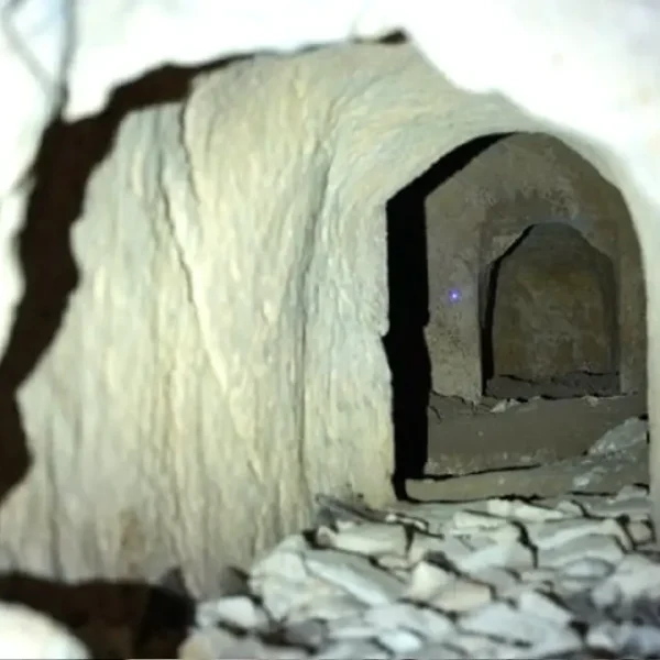 Caverna funerária antiga é descoberta por policiais em Jerusalém durante operação