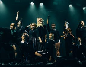 Self Esteem estreia em seu primeiro grande papel no cinema no drama galês Mountain