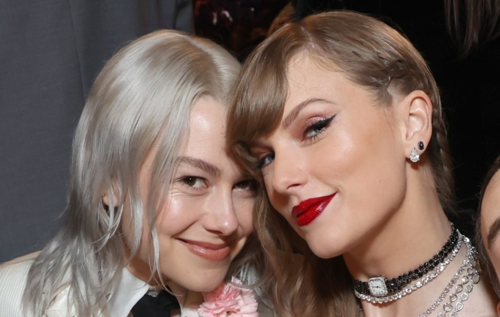 Taylor Swift elogia novo álbum de Phoebe Bridgers e o chama de triunfo absoluto em todos os sentidos