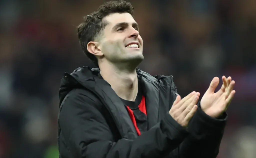 Pulisic volta a treinar com o grupo e aumenta chances de atuar na estreia do Milan contra o Torino