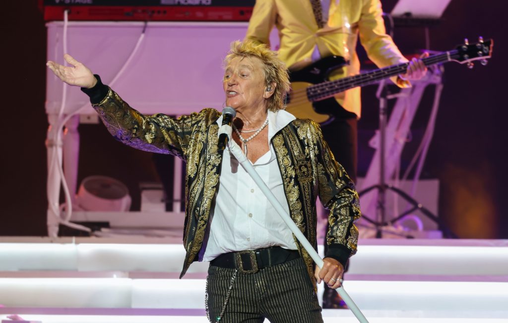 Rod Stewart adia show nos EUA em cima da hora por procedimento médico