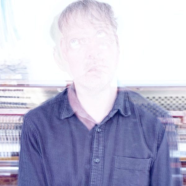 Sam Herlihy, do Hope of the States, lança single solo por meio de jogo de texto interativo