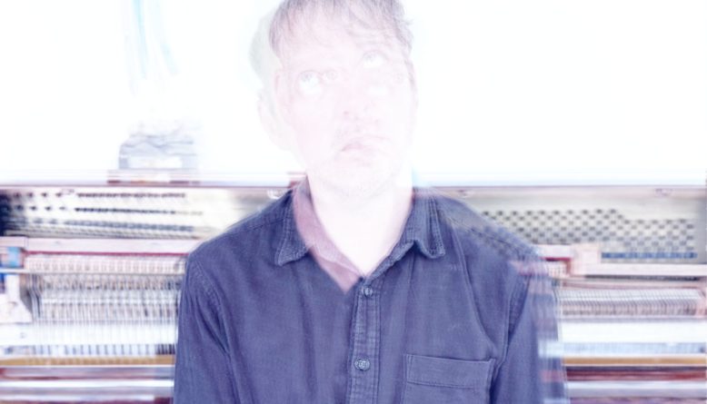 Sam Herlihy, do Hope of the States, lança single solo por meio de jogo de texto interativo