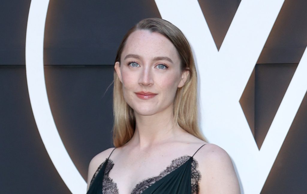 Saoirse Ronan quer ser uma vilã sombria em futuro filme de James Bond