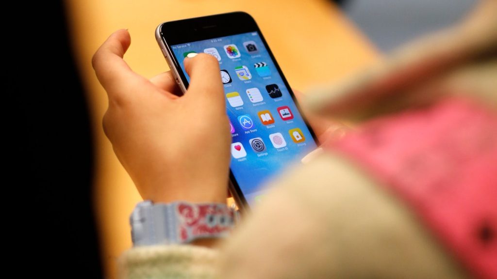 Cyberbullying warning signs every parent and grandparent must know