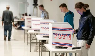 Milwaukee election results delayed 90 minutes over flash drive error