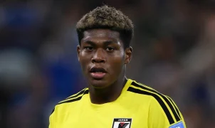 PSG negocia contratação do goleiro japonês Zion Suzuki, do Parma, por cerca de R$ 220 milhões