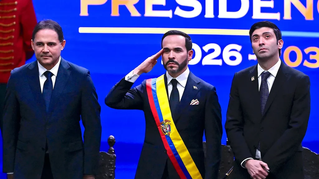 De la Espriella assume presidência da Colômbia e promete reverter agenda de Petro